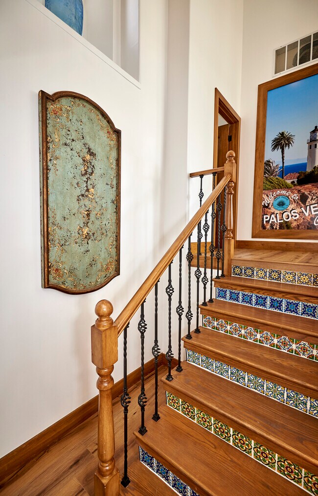 Building Photo - 7080 Via del Mar