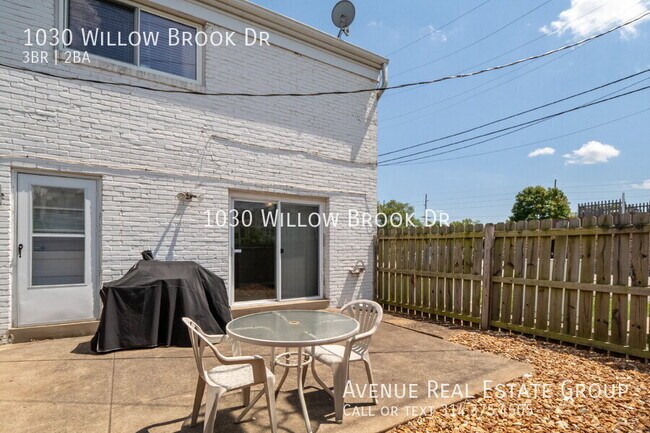 Building Photo - 1030 Willow Brook Dr