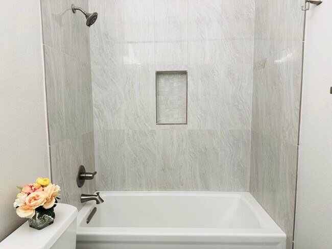 Building Photo - 21546 N 72nd Way