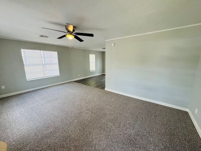 Building Photo - Quiet Updated Home in Beverly Hills