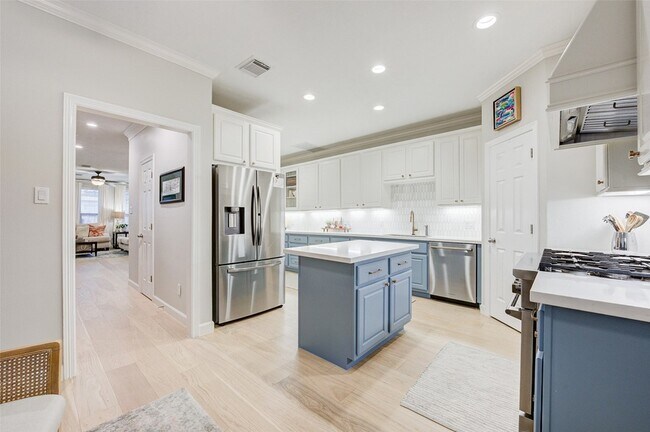 Building Photo - 5231 Inker St