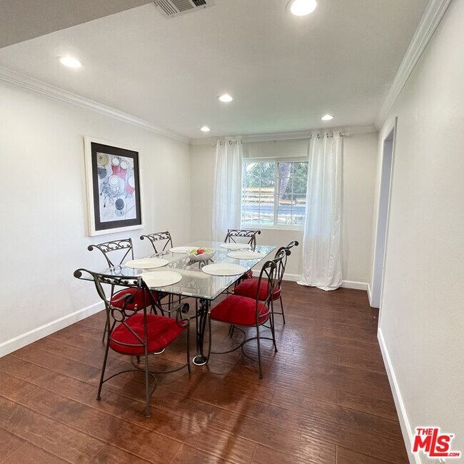 Building Photo - 11158 Newcastle Ave