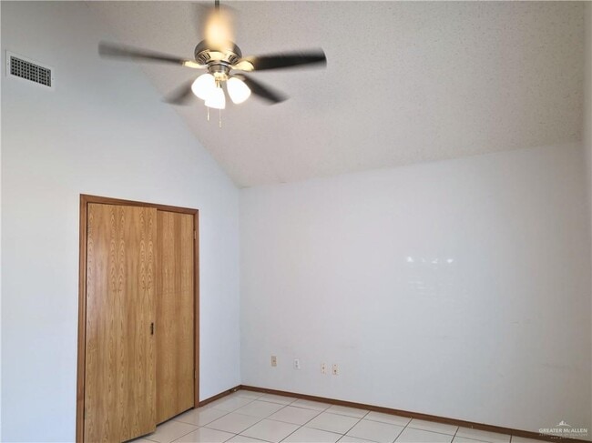Building Photo - 1216 W Heron Ct