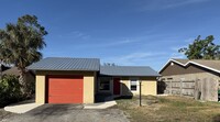 Building Photo - 2Bedroom 2 Bath Single Family Home W/1 Car...