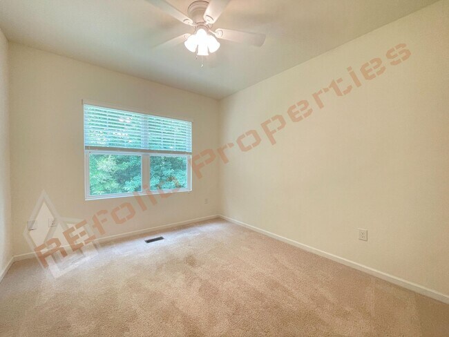 Building Photo - Great Location! 2 Story 3 Bedroom 1 Car-Garage End Unit Town Home with Community Pool  @ 55 James...