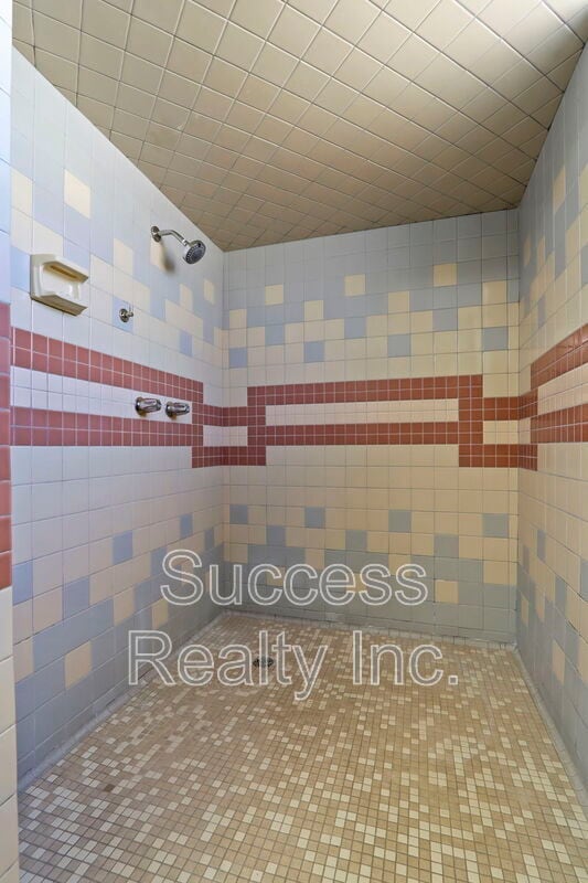 Building Photo - 5440 Viceroy Dr