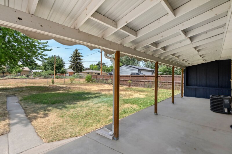 Building Photo - 1007 Redwood Dr