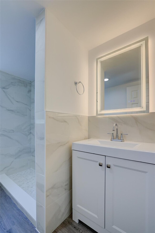 Building Photo - 4609 Bougainvilla Dr