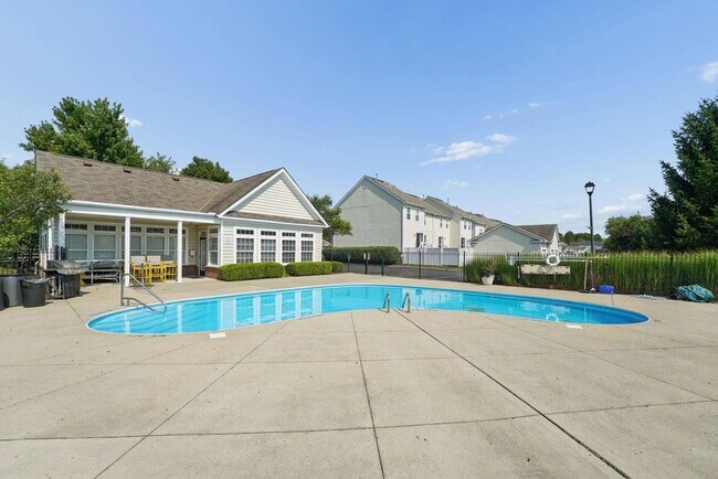 Building Photo - 2033 River Rock Way