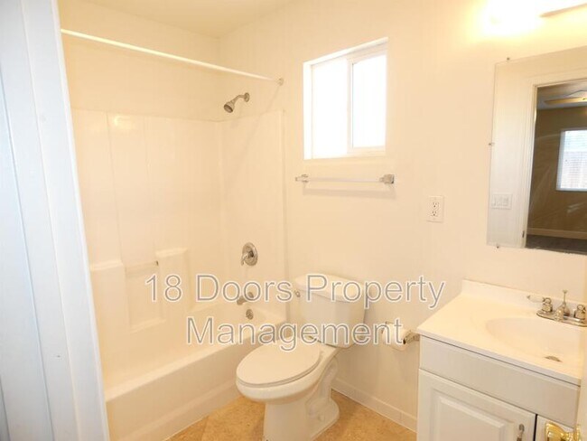 Building Photo - 5155 Tipton St