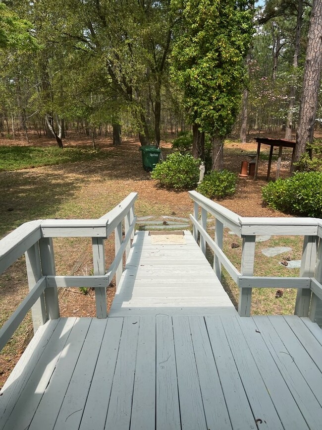 Building Photo - 256 Shaver Ln
