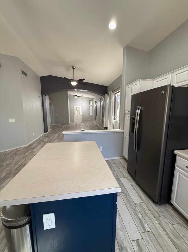 Building Photo - 3972 E Timberline Rd