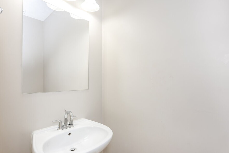 Building Photo - 511 Gables Ct