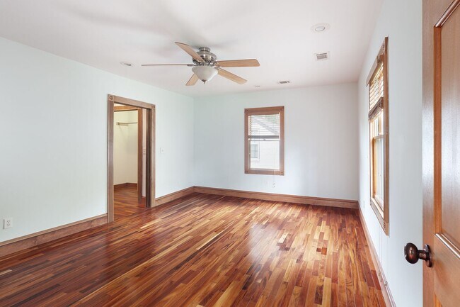 Building Photo - Spacious 6bd/3ba in Grant Park w/ Large Fenced in Backyard & Steps From the Park!