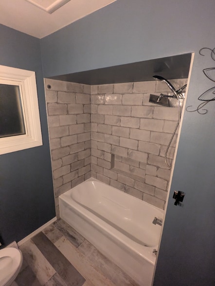 Building Photo - 8049 W Eastwood Ave