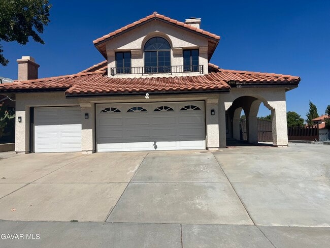 Building Photo - 325 Rainbow Terrace