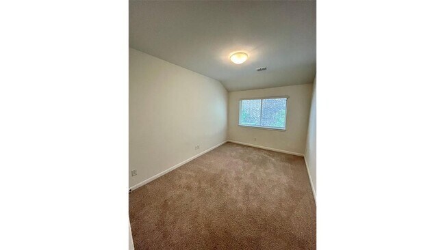 Building Photo - 1304 Rosebush Rd