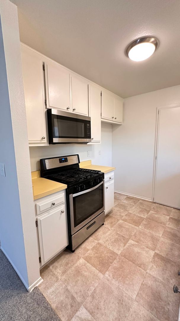 Building Photo - 120A