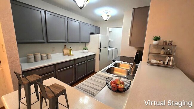 Building Photo - 10705 Braes Bend Dr