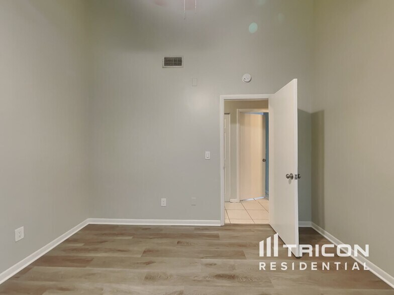 Building Photo - 3206 Shady Glen Cir