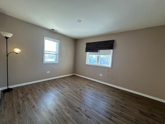 Building Photo - 33351 N Park St