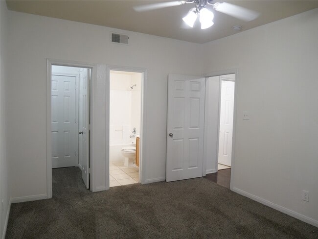 Building Photo - 6289 Wilcrest Dr