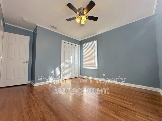 Building Photo - 2806 Mary Ave