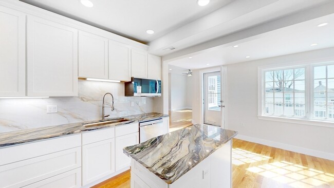 Building Photo - 48 Rockwell St