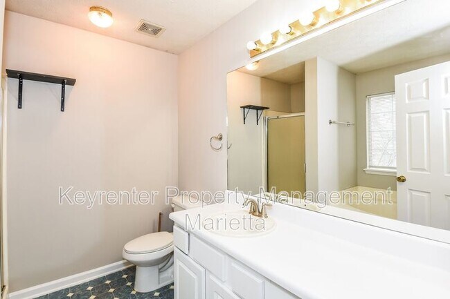 Building Photo - 4819 Lake Park Terrace