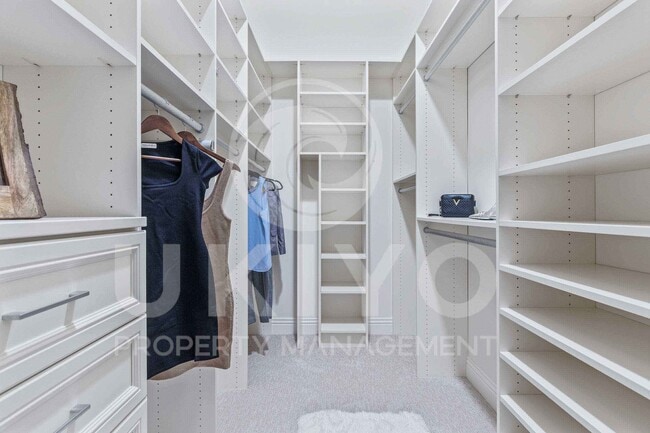 Building Photo - 6588 Longwalk Dr