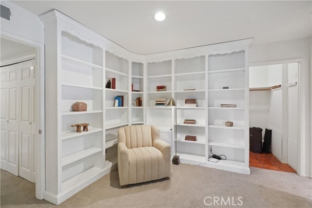 Building Photo - 7161 Grasswood Ave