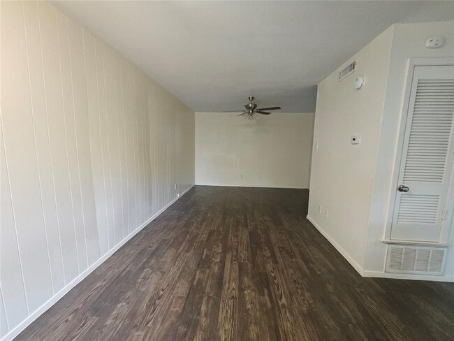 Building Photo - 4406 Avenue C