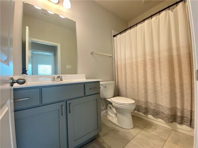 Building Photo - 332 Lacey Oak Lp