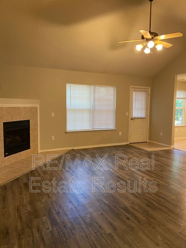 Building Photo - 5 Dolphin Ln