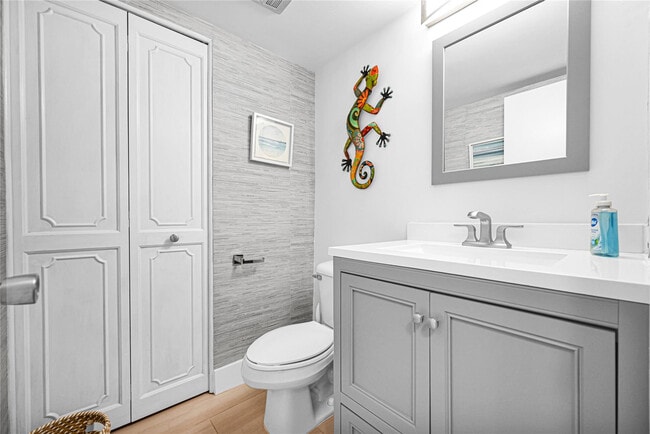 Building Photo - 3900 Galt Ocean Dr