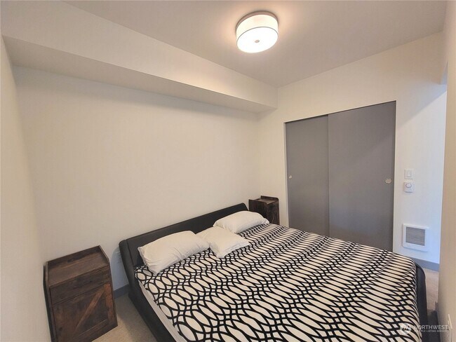 Building Photo - 11903 NE 128th St