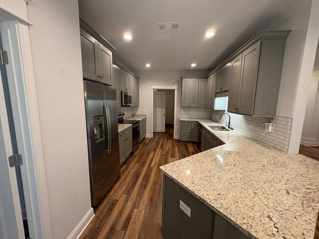 Building Photo - Beaultiful 3 bed 2 bath home in Long Beach