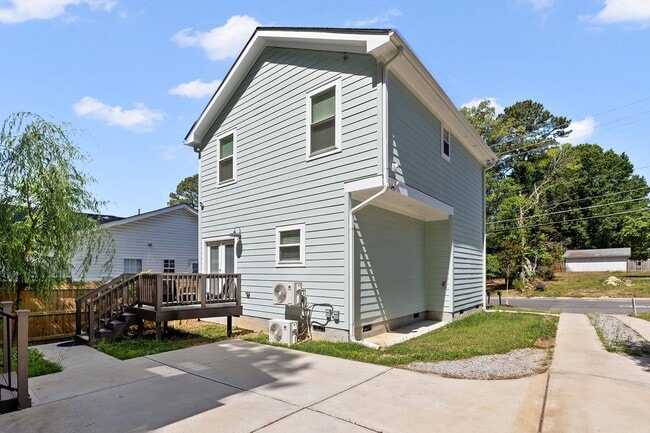 Building Photo - 2207 Otis St