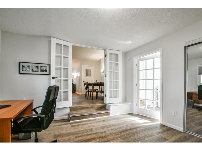 Building Photo - 1621 Larson Dr