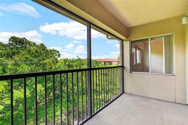 Building Photo - 1650 SW 124th Terrace