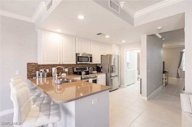 Building Photo - 6032 Towncenter Cir