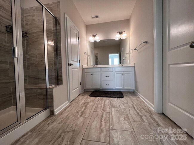 Building Photo - 108 Keats Aly