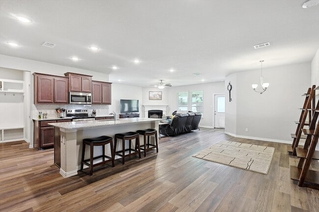 Building Photo - 808 Feather Edge Dr