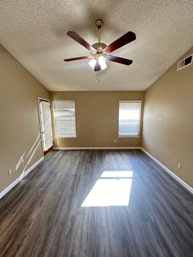 Building Photo - 6308 Quaking Aspen St