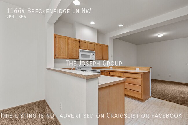 Building Photo - Centrally located 2 bed/2.5 bath in Silver...