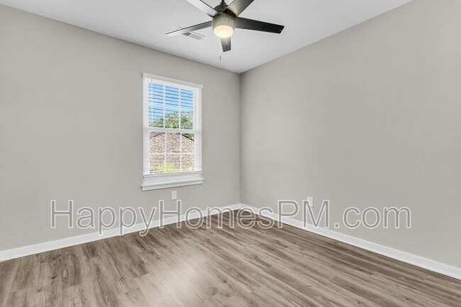 Building Photo - 5737 Dewsbury Ln