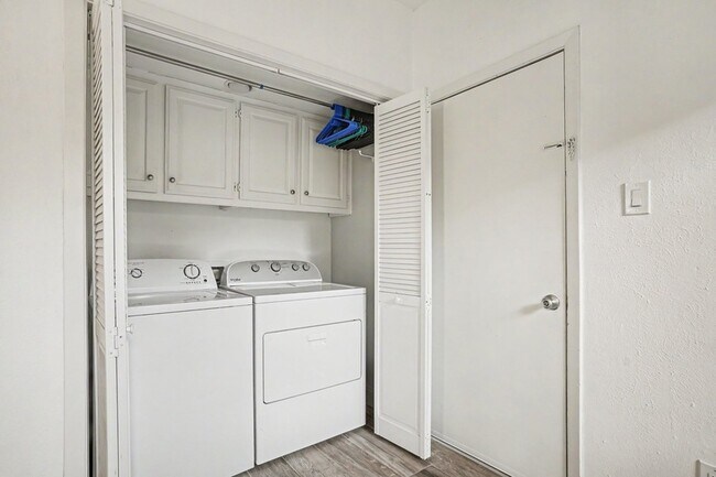 Building Photo - 12368 Montego Plaza