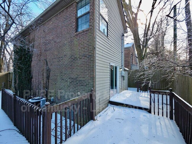 Building Photo - 1430 Vintage Cir