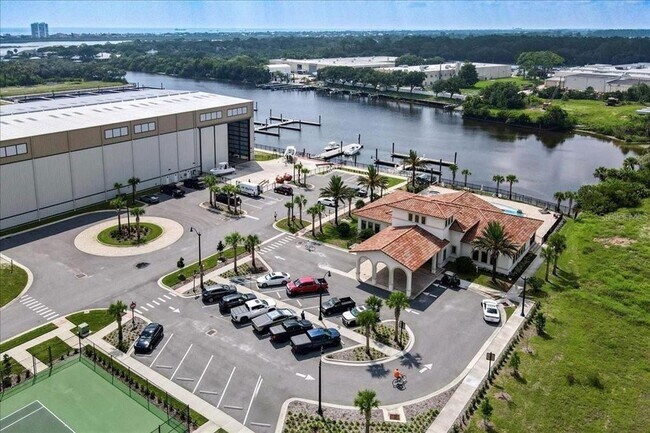 Building Photo - 60 Del Palma Dr