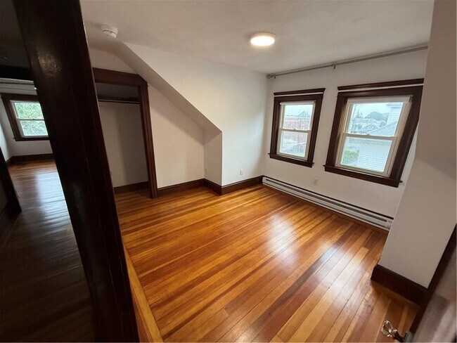 Building Photo - 231 Orchard St